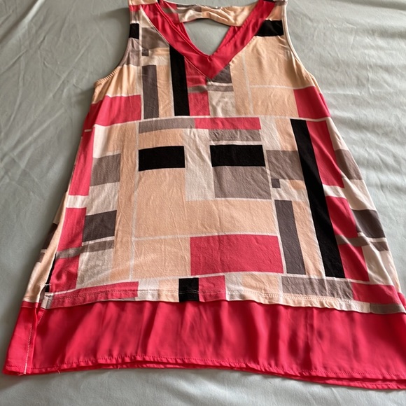 Ricki’s sleeveless summer top - Picture 3 of 5